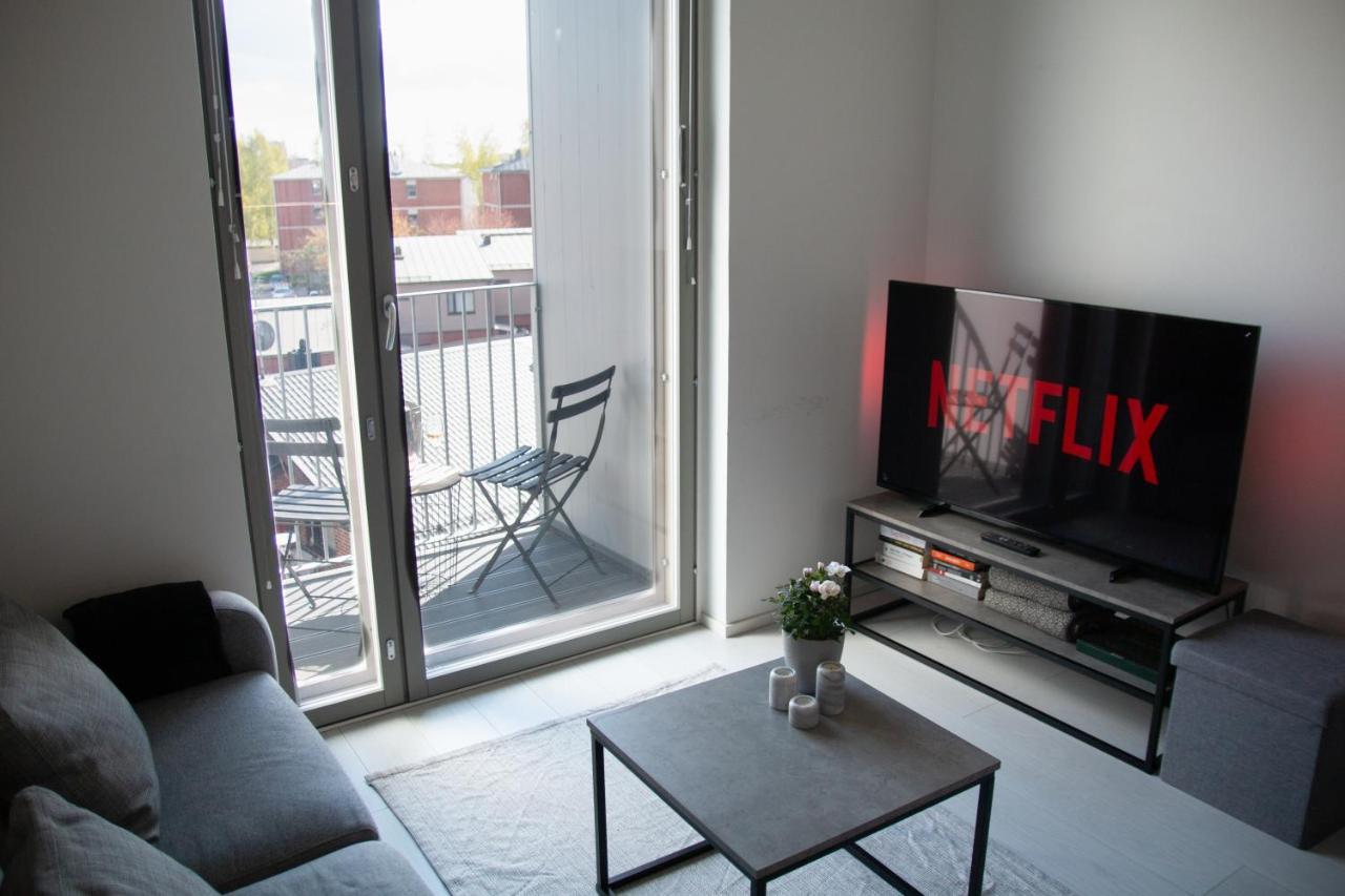 Ferienwohnung Elegant Penthouse Loft - Near The Airport Vantaa Exterior foto
