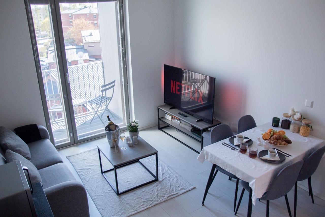 Ferienwohnung Elegant Penthouse Loft - Near The Airport Vantaa Exterior foto